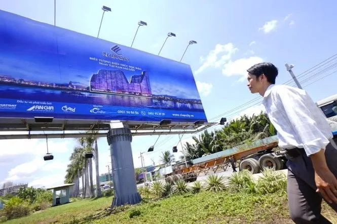 Một trong những hình thức quảng cáo sai lệch phổ biến hiện nay là việc chủ đầu tư đưa ra thông tin về các tiện ích không có thực trong dự án. (Ảnh minh họa: KT)