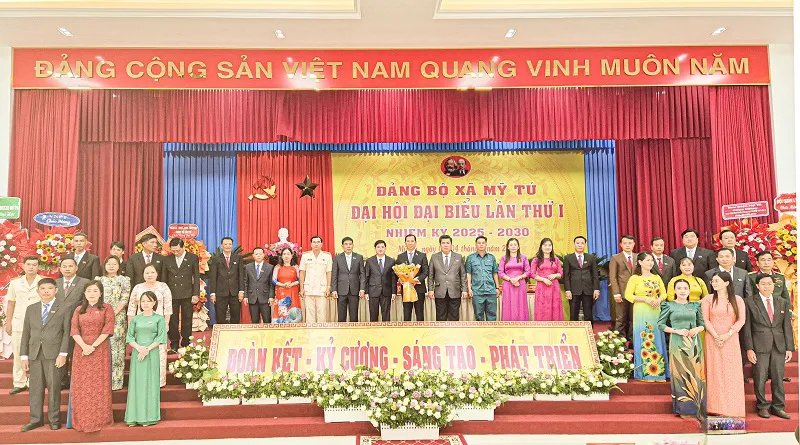 Ra mắt Ban Chấp hành Đảng bộ xã Mỹ Tú, nhiệm kỳ 2025-2030.
