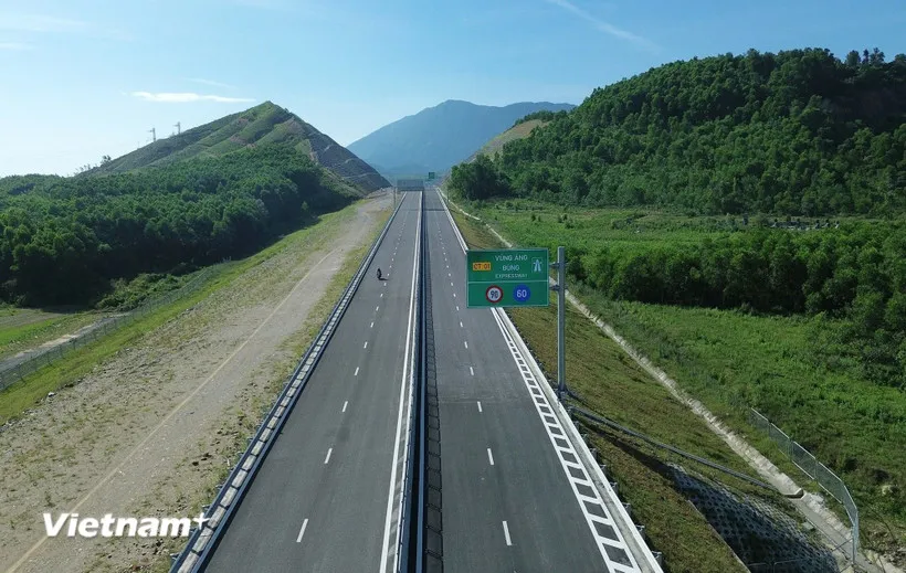 Dự án thành phần đoạn Vũng Áng-Bùng có tổng chiều dài 55,34km sẽ được khai thác tuyến chính vào ngày 28/8 tới. (Ảnh: Quốc Khánh/Vietnam+) 