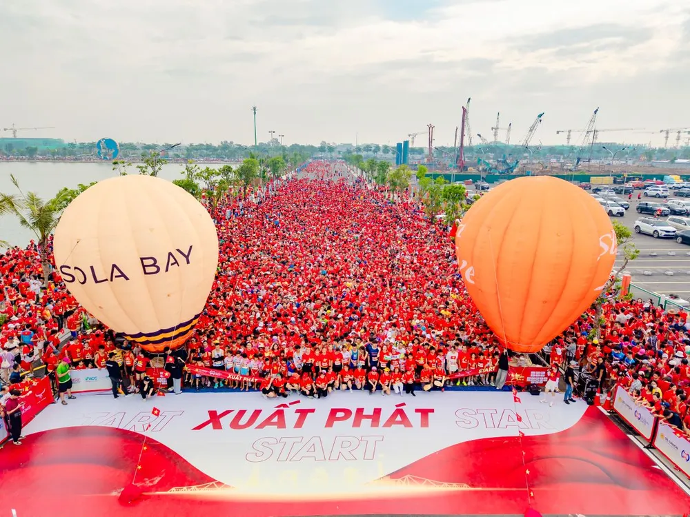 “Việt Nam tôi đó” lập kỷ lục giải chạy có số người mặc áo cờ đỏ sao vàng nhiều nhất Việt Nam