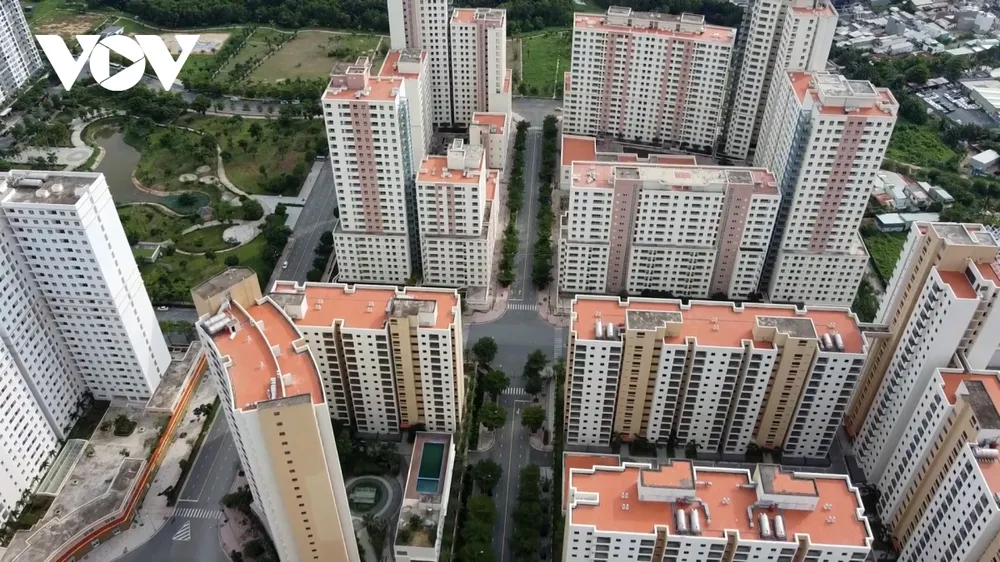 Xót xa cảnh đại đô thị bỏ hoang vì cơ chế