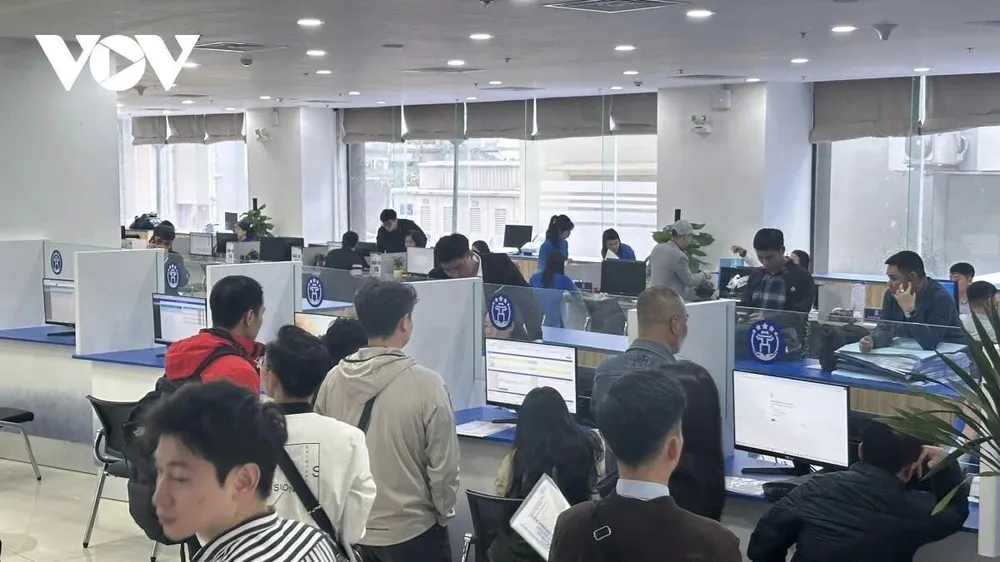 Chủ tịch Hà Nội chấn chỉnh tình trạng lạm dụng yêu cầu nộp bản sao có chứng thực