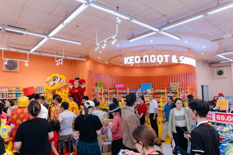 Mô hình khu Kẹo Ngọt & Snack mới ra mắt tại WinMart Tĩnh Gia