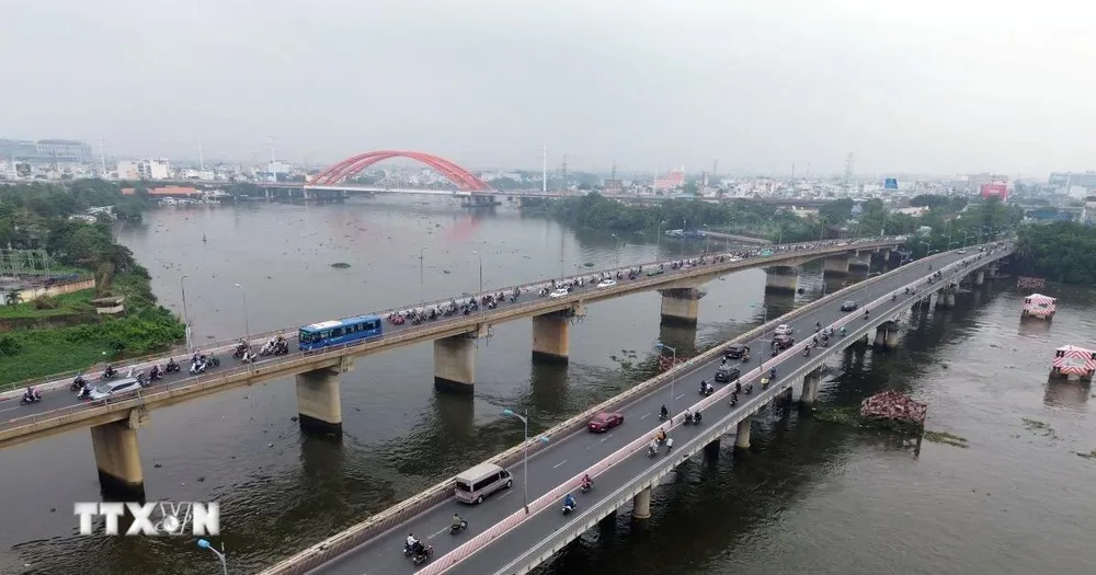 Lên phương án hạn chế kẹt xe trong quá trình nâng tĩnh không cầu Bình Triệu 1