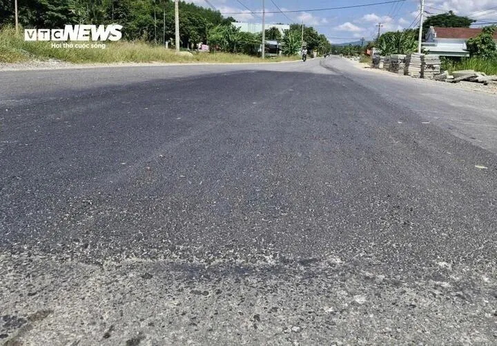 Đại diện chủ đầu tư đã yêu cầu đơn vị thi công khắc phục triệt để tình trạng này. Đồng thời cho rằng, các điểm bị hư hỏng, bong tróc là "điều đáng tiếc" và rút kinh nghiệm cho những đoạn thi công tiếp sau.