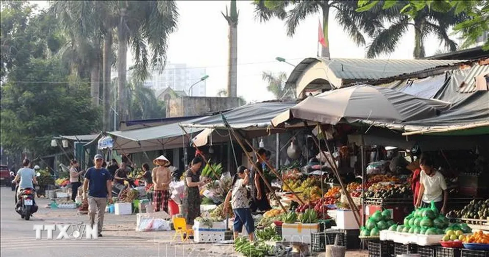 Hà Nội mạnh tay xử lý dứt điểm chợ 'tạm', chợ 'cóc'