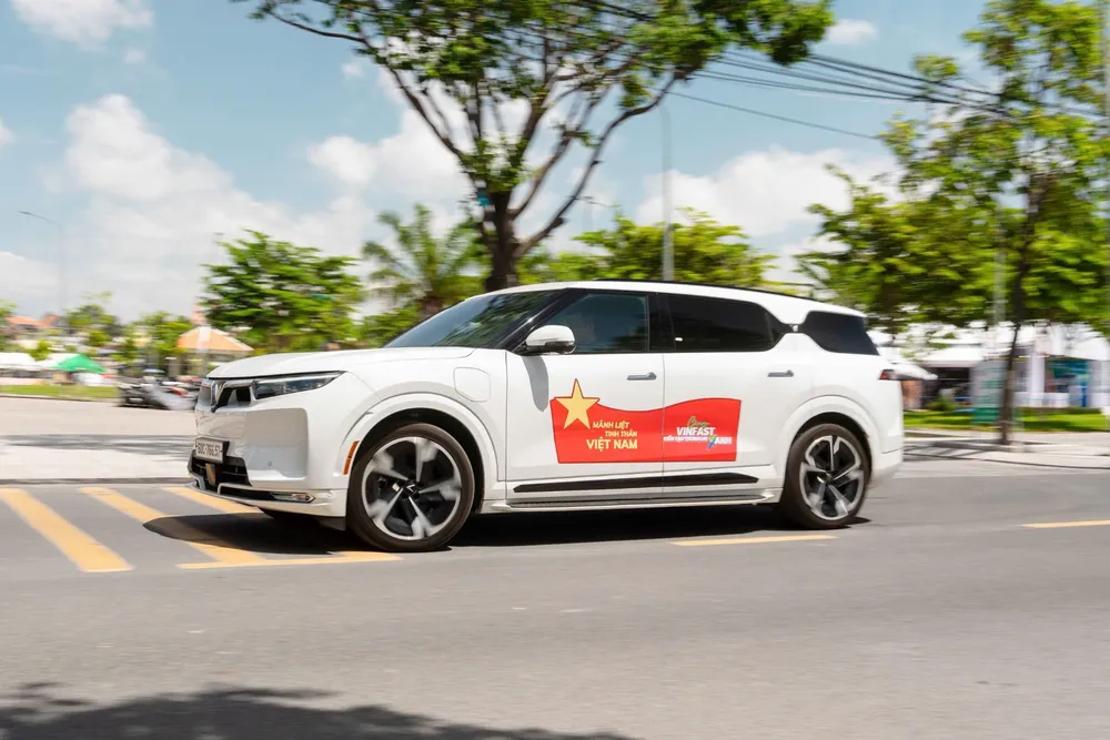 VF 9 phá vỡ định kiến ‘xe sang phải tốn kém’