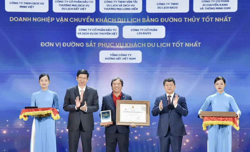 Vietjet được vinh danh ‘Hãng hàng không phục vụ khách du lịch tốt nhất 2025’