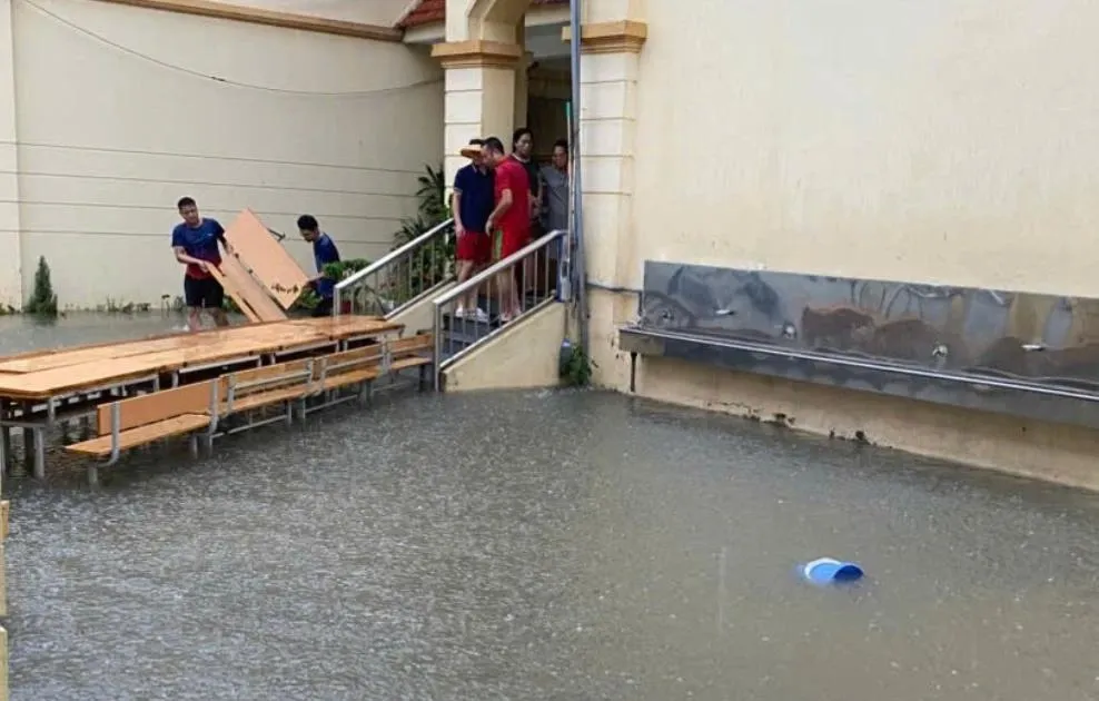 Hà Nội chỉ đạo khẩn các trường học chủ động ứng phó với mưa bão