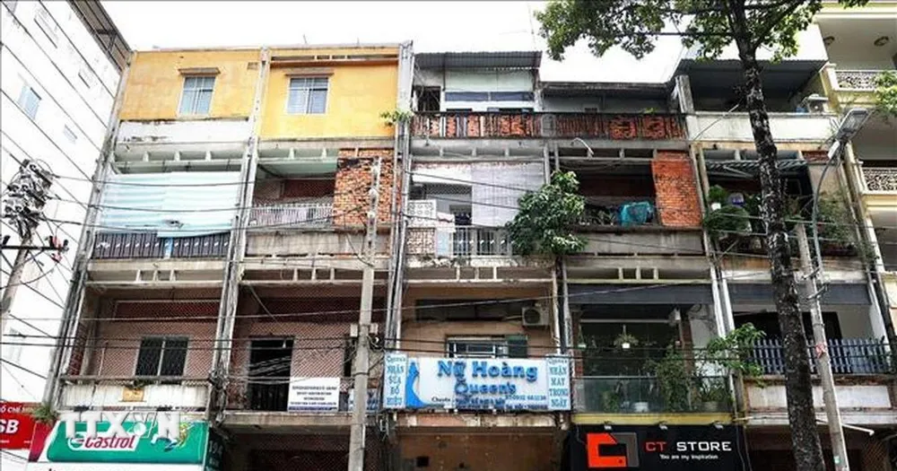 Di dời, cải tạo chung cư cũ TPHCM: Vòng luẩn quẩn chính quyền-doanh nghiệp-người dân