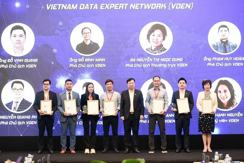 Lễ ra mắt Ban lãnh đạo Mạng lưới chuyên gia dữ liệu toàn cầu VDEN.