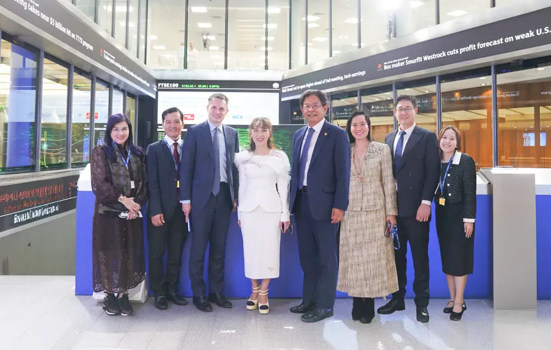 Lãnh đạo HDBank thăm và làm việc tại Sở giao dịch chứng khoán London