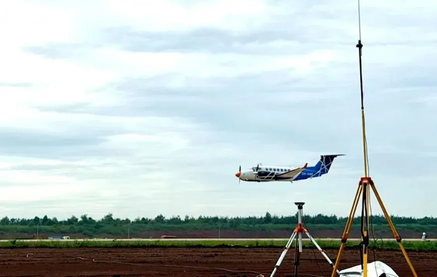 Tàu bay King Air B350 và thiết bị DGPS phục vụ công tác bay KTHC.