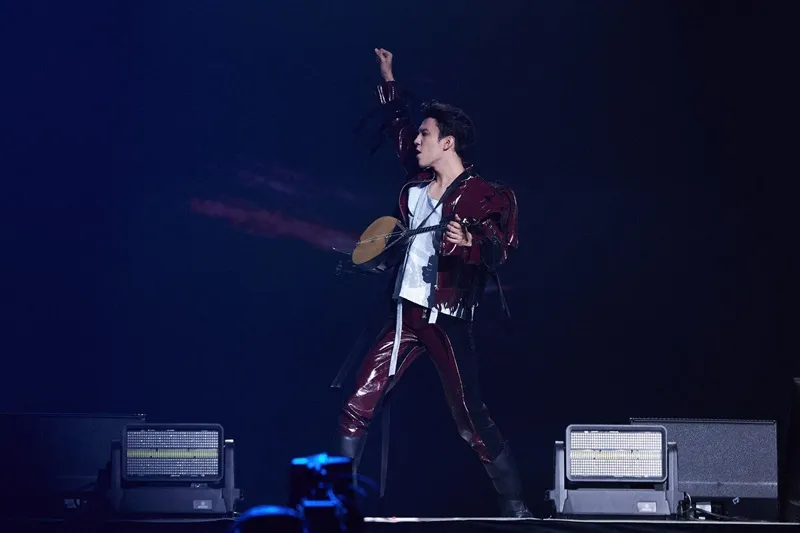 Cả thế giới ‘phát cuồng’ trước giọng hát Dimash Kudaibergen