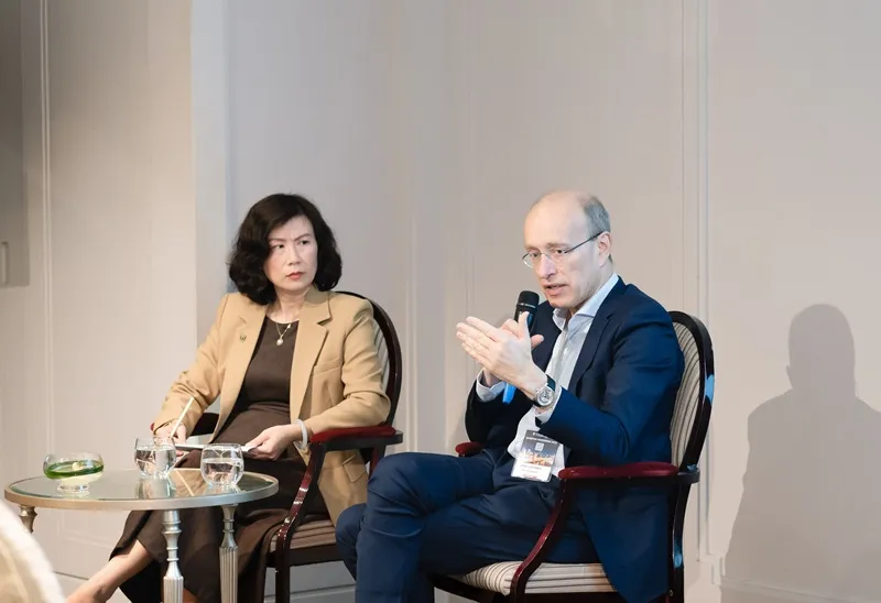 Ông Jens Lottner - CEO Techcombank và bà Thu Nguyễn - Deputy CEO of Asset Management, VinaCapital - 1.jpg