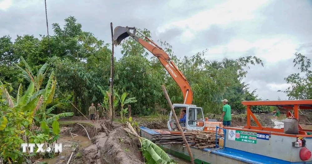 Cần Thơ khắc phục xong đoạn đê bị vỡ ở Cồn Sơn