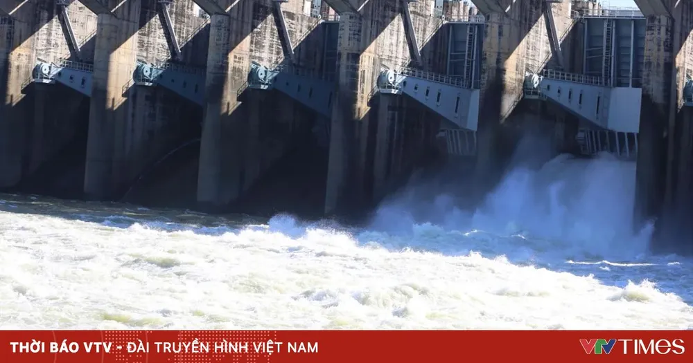 Nước lũ đổ về mạnh, Thủy điện Trị An thông báo xả lũ đợt 3