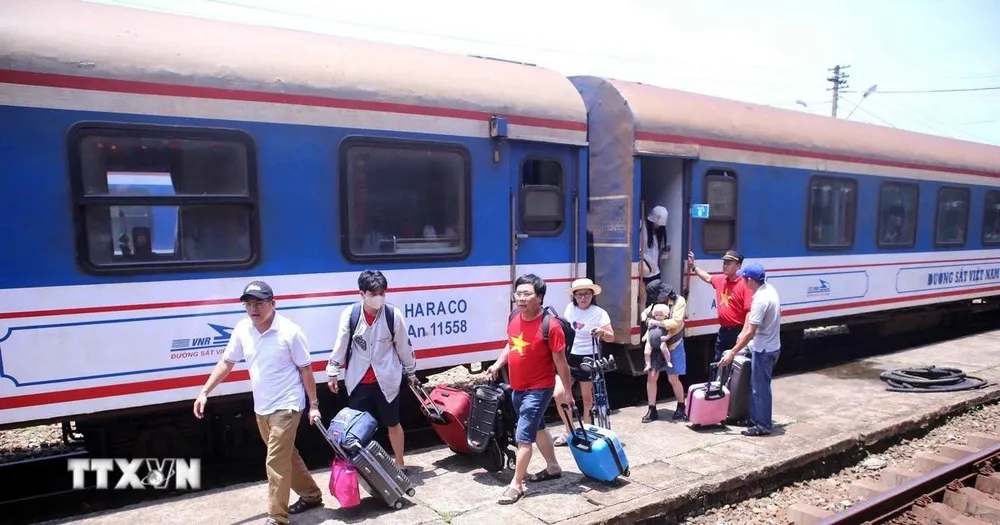 Ngành đường sắt công bố đường dây nóng dịp cao điểm Tết