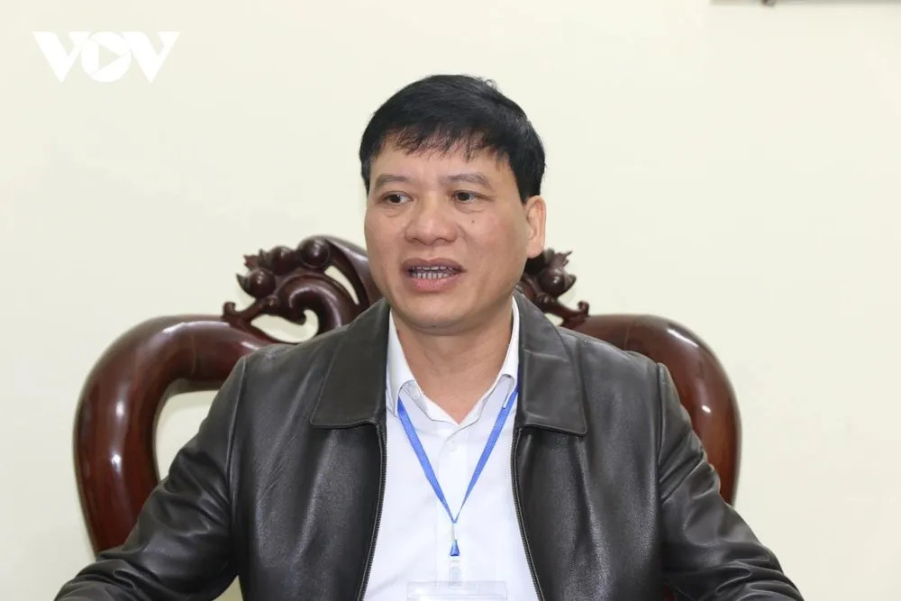 Ông Nguyễn Nam Giang, Phó Chủ tịch UBND phường Nam Hoa Lư cho biết, trên địa bàn phường có các làng nghề truyền thống lâu đời và khá nổi tiếng, với nhiều ngành nghề phong phú, đa dạng, như làng nghề Phúc Lộc với nghề mộc và chạm khắc gỗ; làng nghề đá Ninh Vân với nghề trạm khắc đá mỹ nghệ, làng nghề Văn Lâm với thêu ren truyền thống. Các sản phẩm làng nghề của địa phương nổi tiếng trong và ngoài nước. Hiện nay, phường đang báo cáo đề xuất với tỉnh để bảo tồn và phát triển các làng nghề, định hướng đến năm 2030 không còn việc sản xuất nhỏ lẻ trong các khu dân cư, chuyển sang sản xuất trong các cụm công nghiệp để đáp ứng yêu cầu bảo vệ môi trường. Các khu dân cư sẽ trở thành các khu trưng bày và giới thiệu sản phẩm của các làng nghề truyền thống, nhằm quảng bá thương hiệu, phát triển du lịch.