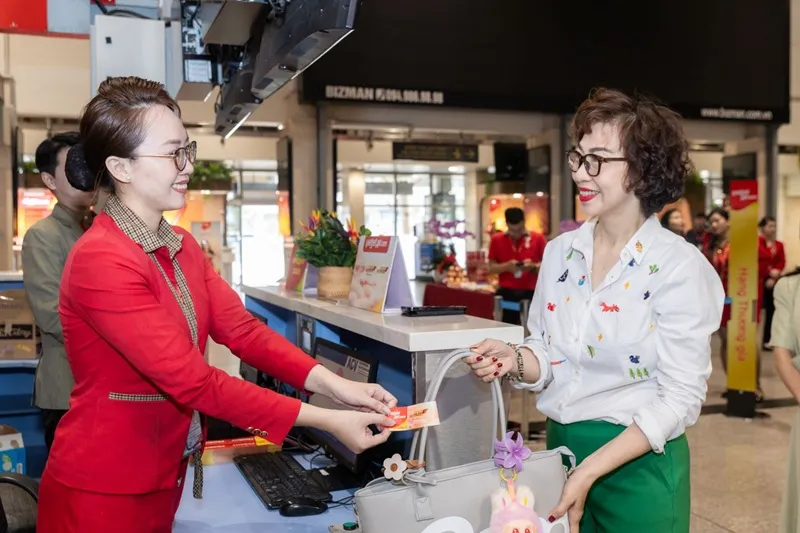 Hành khách Vietjet làm thủ tục tại sân bay Tân Sơn Nhất.