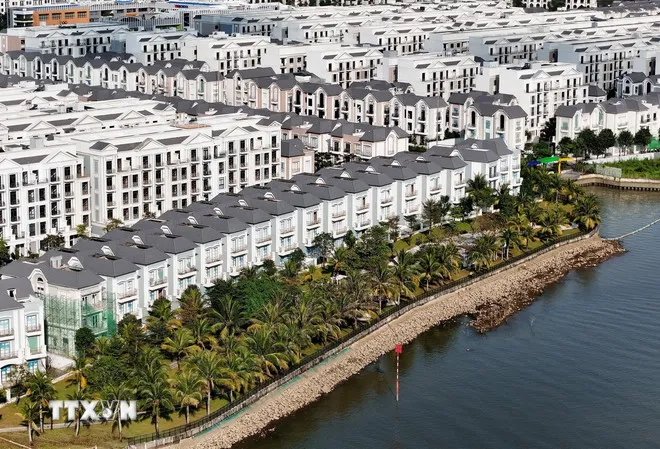 Nhà phố liền kề ở phường Long Bình, Thành phố Hồ Chí Minh. (Ảnh: Hồng Đạt/TTXVN) 