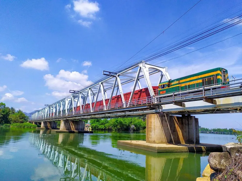 Theo tính toán của Ban Quản lý dự án đường sắt, sau khi hoàn thành, tốc độ trung bình của tàu khách sẽ được nâng lên trên 80 km/giờ và tàu hàng đạt khoảng 50 km/giờ.