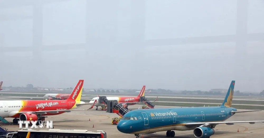 Hà Nội: Sương mù dày đặc khiến nhiều chuyến bay điều chỉnh tại sân bay Nội Bài