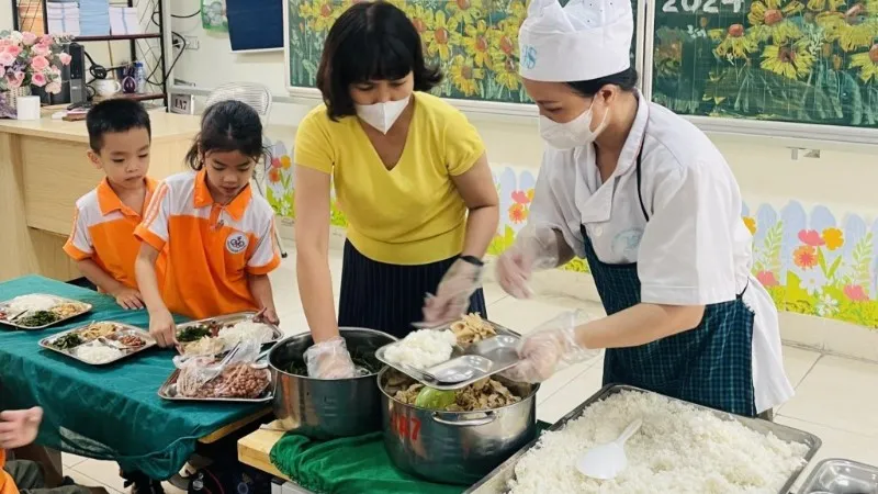 TPHCM: Rà soát việc tổ chức bữa ăn học đường tất cả trường học