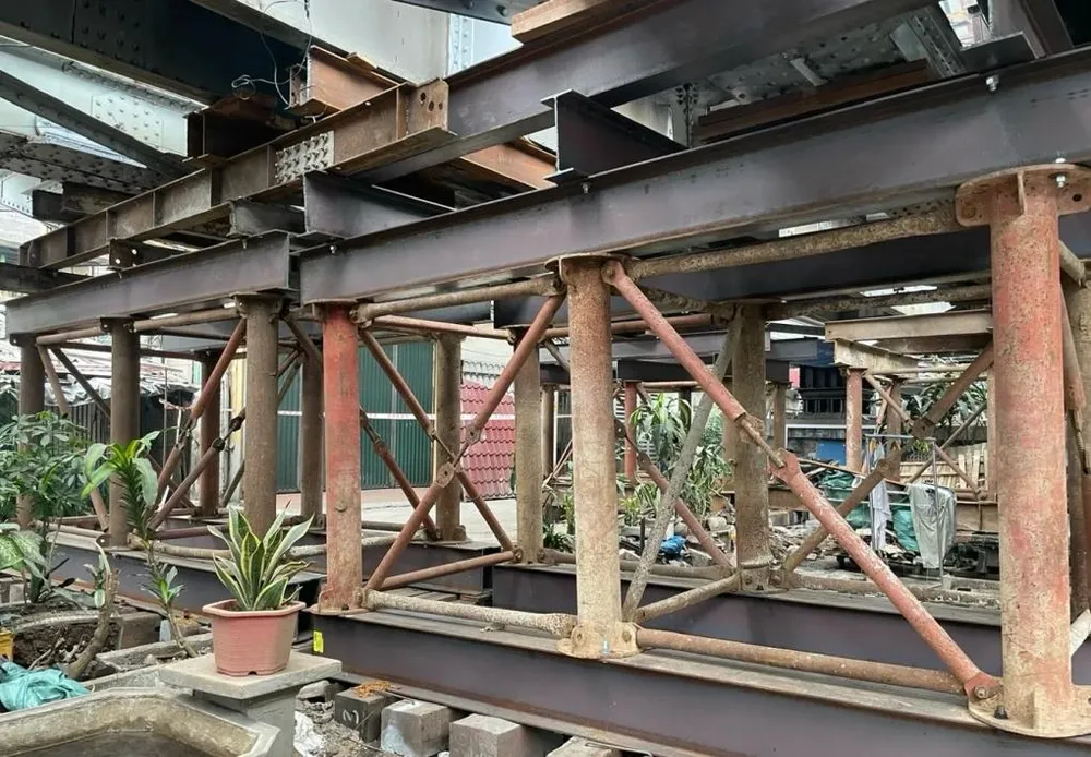 Hà Nội thông tàu qua cầu Long Biên trong chiều ngày 9-2