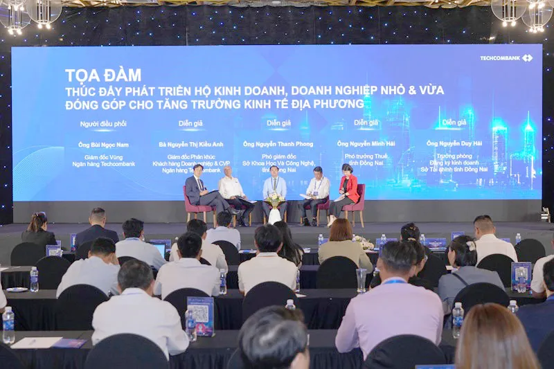 Quang cảnh tọa đàm 