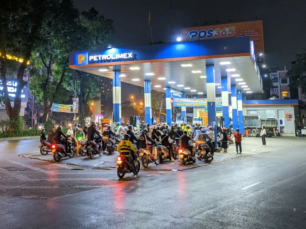 Hà Nội: Chủ động cân đối nguồn hàng xăng dầu