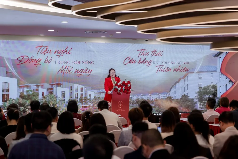 Sự kiện khai trương VPBH Vinhomes Hải Vân Bay khẳng định cách làm chuyên nghiệp, bài bản của chủ đầu tư khi mở ra kênh kết nối trực tiếp, minh bạch với khách hàng