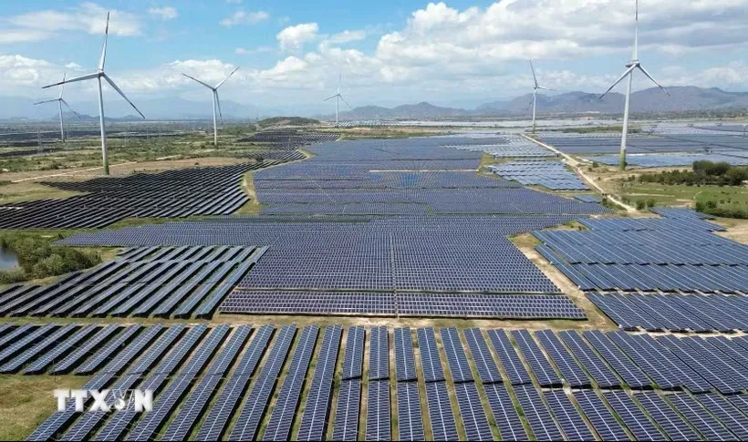 Hệ thống điện mặt trời tại huyện Bắc Phong, tỉnh Ninh Thuận. Ảnh: Trần Việt - TTXVN