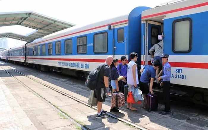 Ngành đường sắt vận chuyển gần 400.000 lượt hành khách dịp lễ