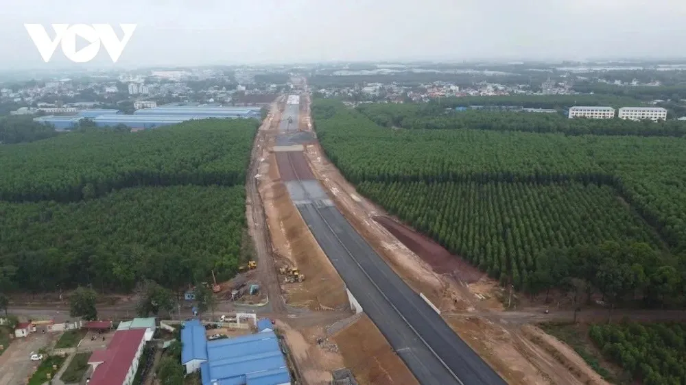 Thi công cao tốc Biên Hòa - Vũng Tàu.