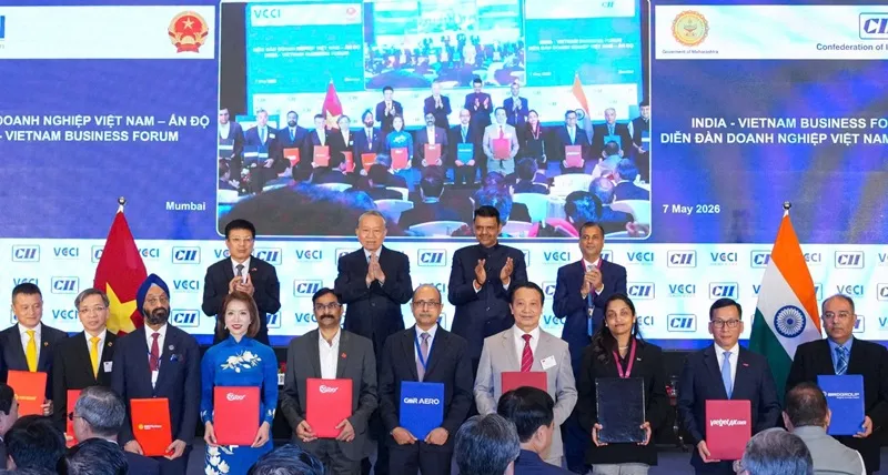 Vietjet ký kết các thỏa thuận hợp tác chiến lược với GMR Airports Limited và Bird Group trước sự chứng kiến của Tổng Bí thư, Chủ tịch nước Tô Lâm tại Diễn đàn Doanh nghiệp Việt Nam - Ấn Độ