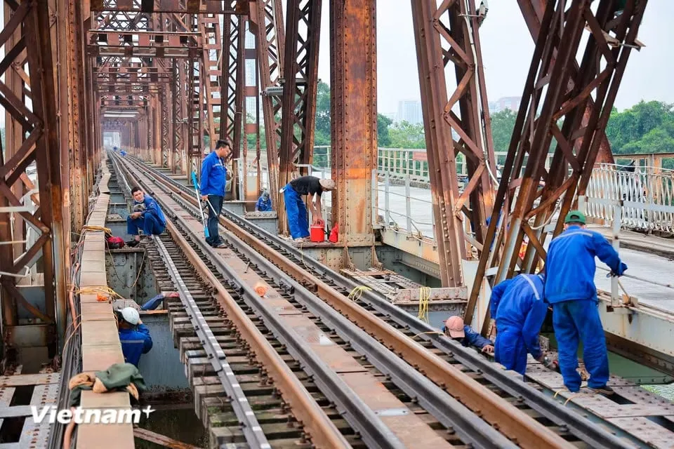 Thời điểm này, công trình đã hoàn thành khoảng 90% khối lượng công việc, cầu Long Biên sẽ khai thác trở lại đúng kế hoạch thời gian đề ra.