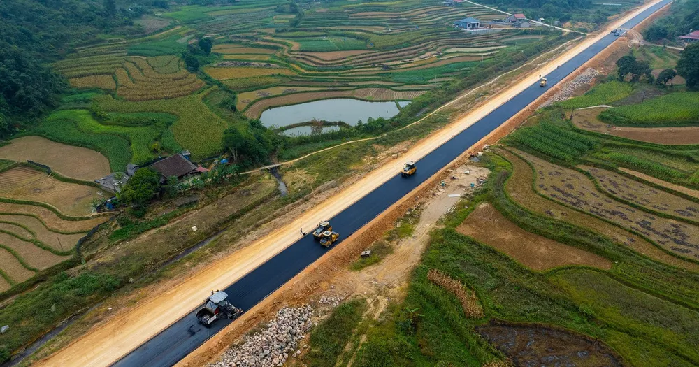 'Cân bằng động' chính sách tài khóa và tiền tệ để thúc đẩy tăng trưởng