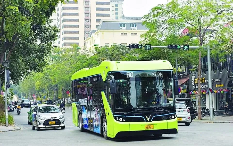 Hà Nội điều chỉnh 4 tuyến buýt hoạt động trong vùng phát thải thấp