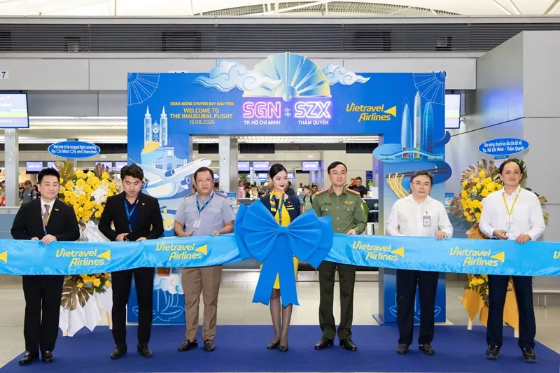 Nghi thức cắt băng khai trương đường bay thẳng kết nối TPHCM - Thâm Quyến