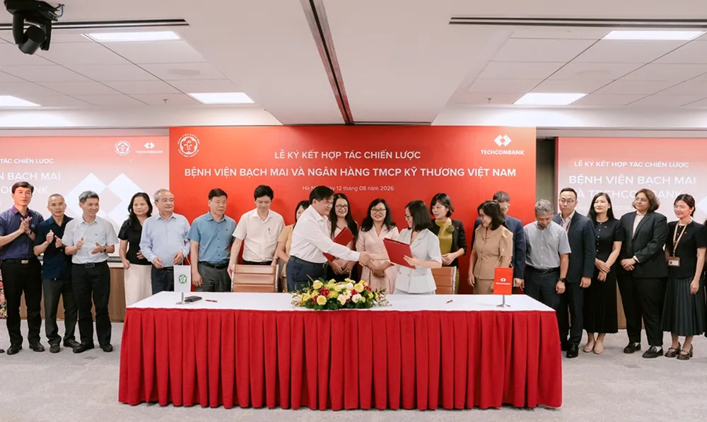 Techcombank và Bệnh viện Bạch Mai ký kết Biên bản ghi nhớ hợp tác hướng tới xây dựng hệ sinh thái tài chính y tế hiện đại.