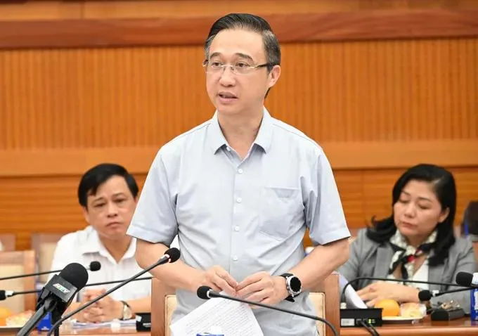 Phó Bí thư Thành ủy TPHCM Đặng Minh Thông phát biểu tại buổi làm việc (Ảnh VIỆT DŨNG)