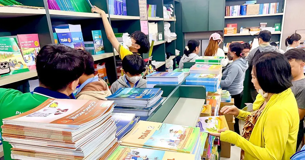 Thủ tướng chỉ đạo huy động tất cả nguồn lực cung ứng đủ sách giáo khoa