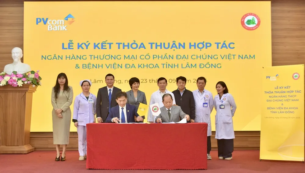 PVcomBank và Bệnh viện Đa khoa tỉnh Lâm Đồng ký kết thỏa thuận hợp tác
