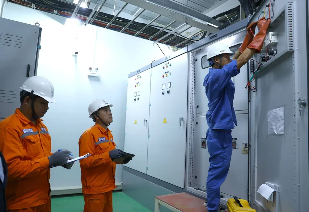 EVNSPC nâng cấp hạ tầng lưới điện đồng bộ với tốc độ phát triển phụ tải tại các khu công nghiệp.