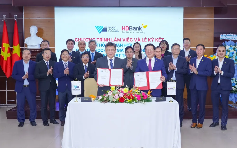 DBank và Đại học Quốc gia TPHCM (ĐHQG TPHCM ký kết thỏa thuận hợp tác toàn diện, kết nối thế mạnh đào tạo, nghiên cứu học thuật với định chế tài chính, công nghệ và thực tiễn hoạt động ngân hàng.