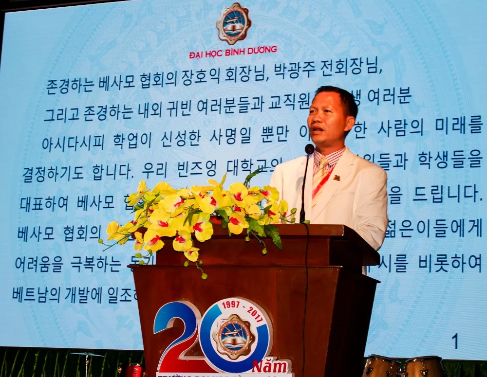 Đại học Bình Dương tiếp nhận học bổng cho sinh viên của VESAMO ảnh 1