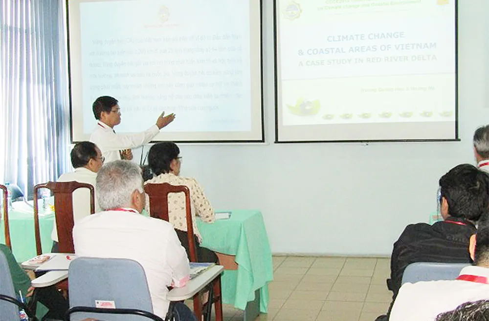 Hội thảo biến đổi khí hậu và môi trường vùng ven biển 2018 ảnh 1