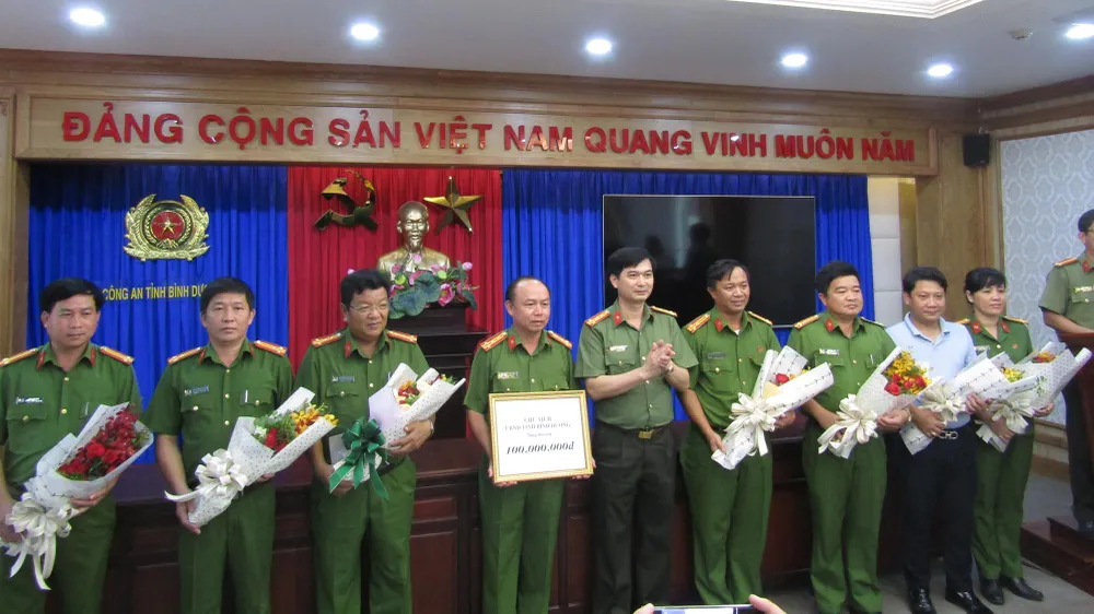 Công an tỉnh Bình Dương họp báo công bố kết quả điều tra vụ 3 người một nhà bị sát hại ảnh 4