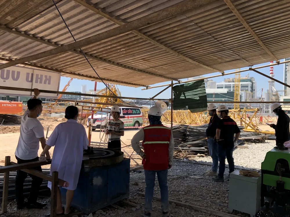 Sập cẩu tháp công trình, 3 người tử vong  ảnh 2